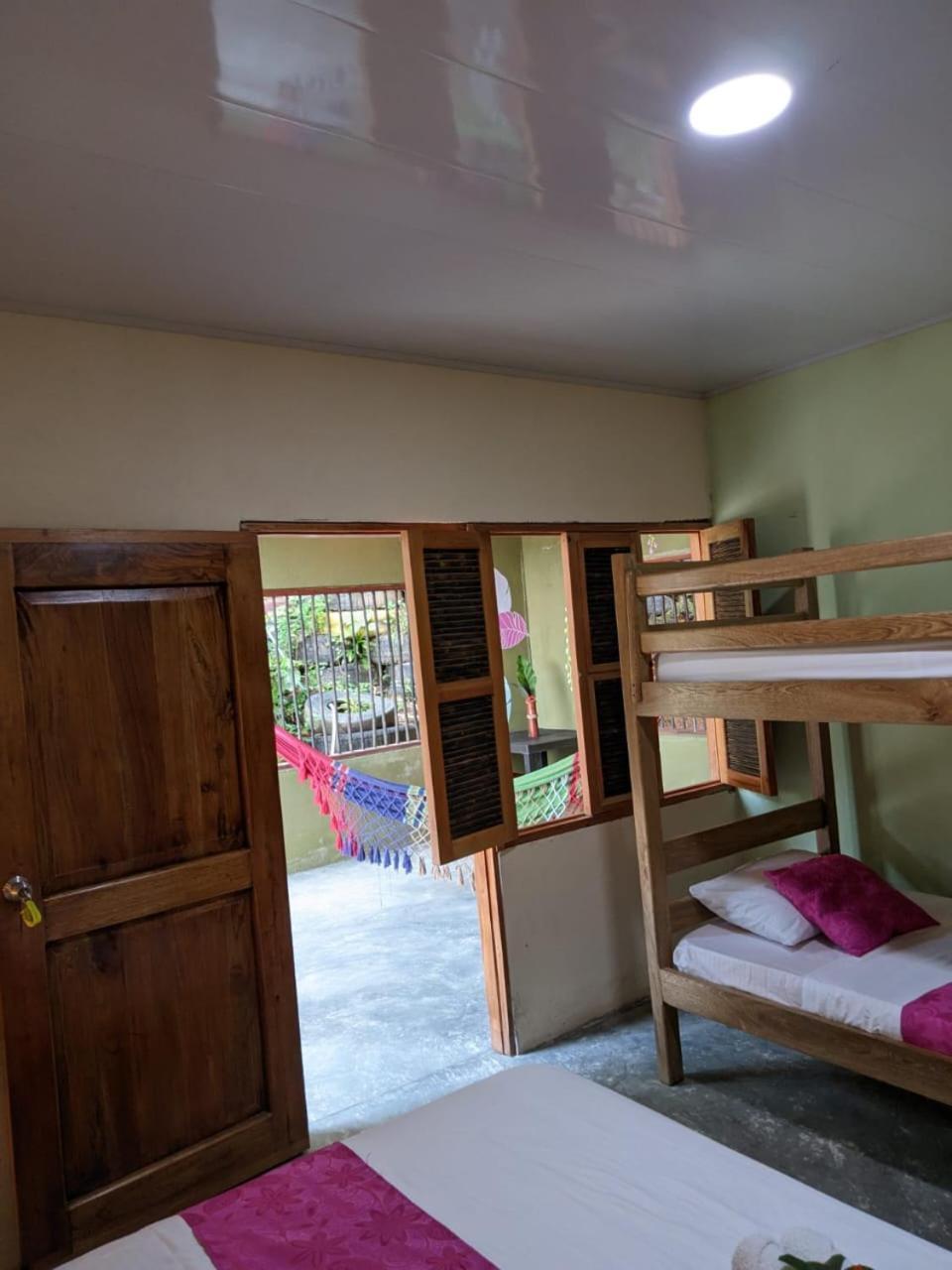 Sierra Kay Hostel Guachaca Eksteriør billede